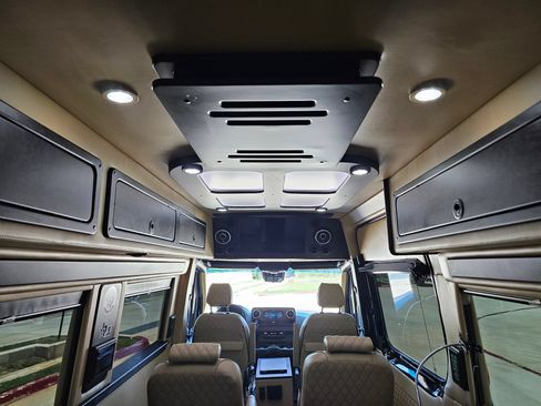 Used 2019 Mercedes-Benz Sprinter 3500 image 41