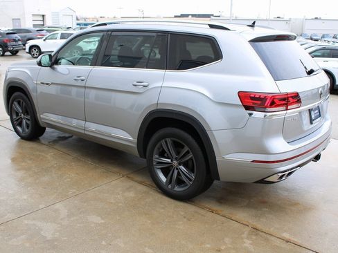 Certified 2022 Volkswagen Atlas SEL R-Line image 4