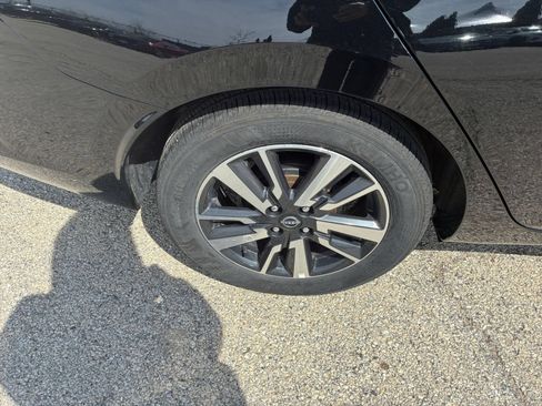 Used 2025 Nissan Versa SV FWD image 23