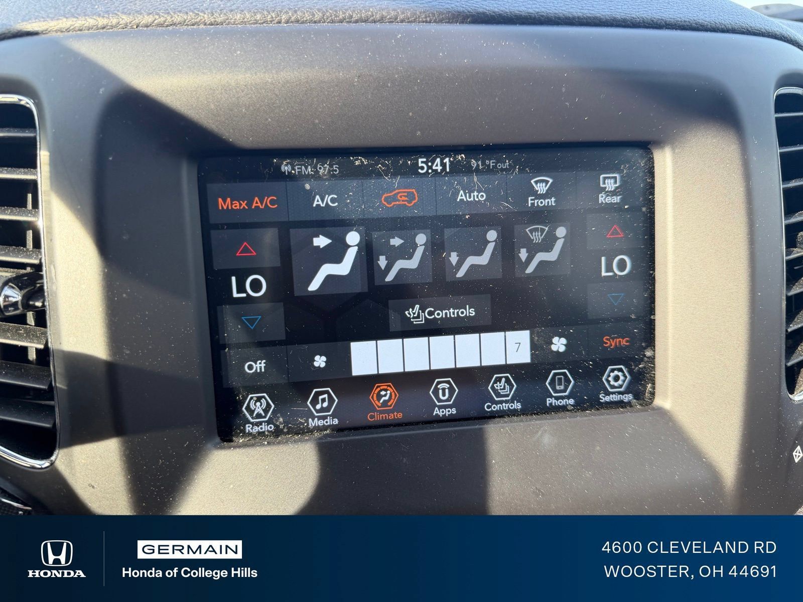 Used 2018 Jeep Compass Latitude w/ Popular Equipment Group AWD/4WD image 19