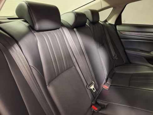 Used 2022 Honda Accord Touring image 30