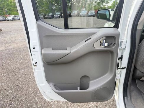 Used 2017 Nissan Frontier SV AWD/4WD image 12