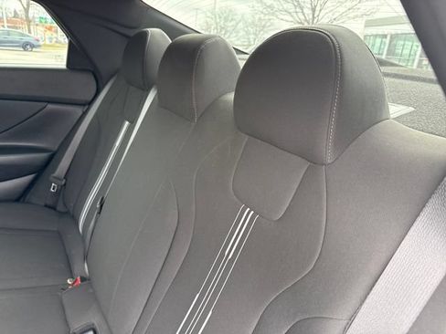 Certified 2025 Hyundai Elantra Sport FWD image 17