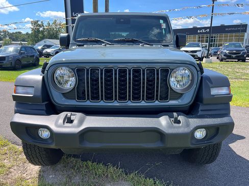 Used 2018 Jeep Wrangler Unlimited Sport S AWD/4WD image 12