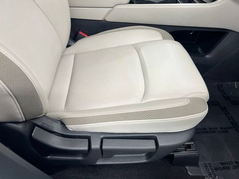 Used 2026 Nissan Pathfinder SL AWD/4WD image 25