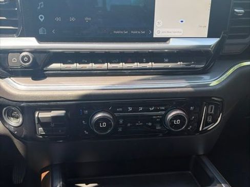Used 2023 Chevrolet Silverado 1500 High Country w/ High Country Premium Package AWD/4WD image 14