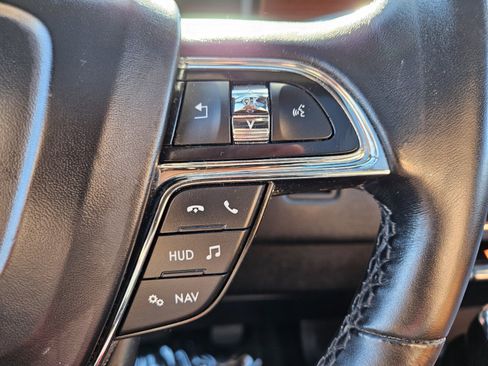 Used 2019 Lincoln Navigator Reserve image 25