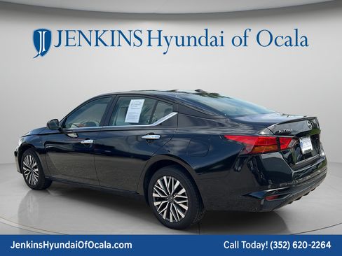 Used 2025 Nissan Altima 2.5 SV AWD/4WD image 5