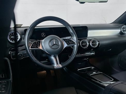 Used 2025 Mercedes-Benz CLA 250 image 18