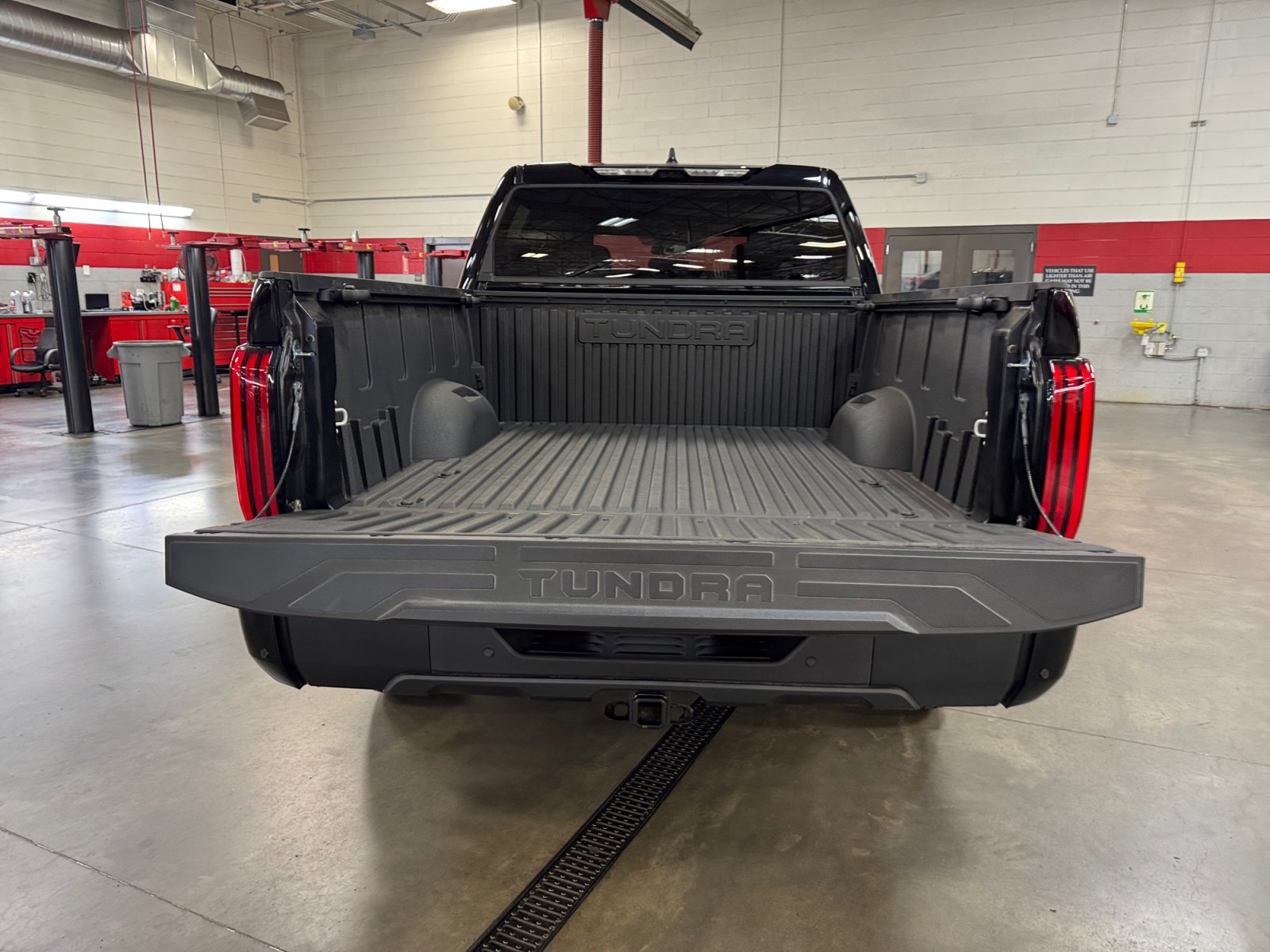 Used 2026 Toyota Tundra SR5 w/ SR5 Convenience Package AWD/4WD image 34
