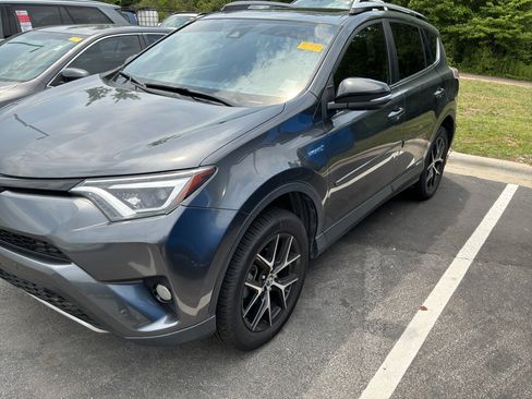 Used 2017 Toyota RAV4 SE w/ Advanced Technology Package AWD/4WD image 3
