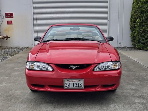 Used 1997 Ford Mustang GT RWD image 2