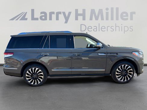 Used 2022 Lincoln Navigator Black Label image 6