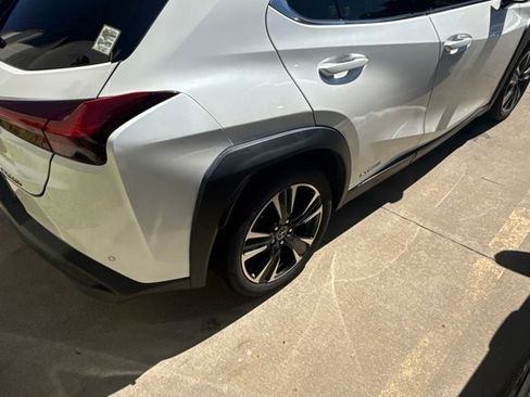 Used 2020 Lexus UX 250h w/ Premium Package AWD/4WD image 2