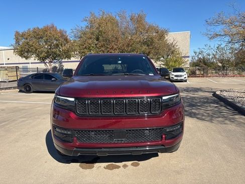 Used 2024 Jeep Wagoneer Series II image 2