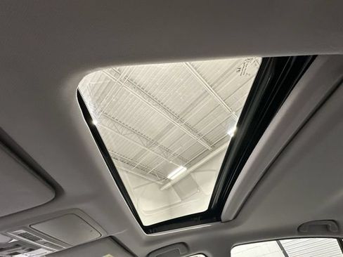 Used 2017 Honda Accord EX image 19