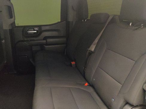 Used 2020 Chevrolet Silverado 1500 Custom w/ Custom Convenience Package AWD/4WD image 18