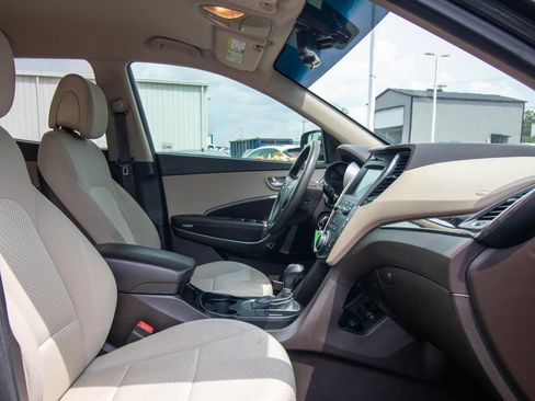 Used 2017 Hyundai Santa Fe Sport FWD image 19