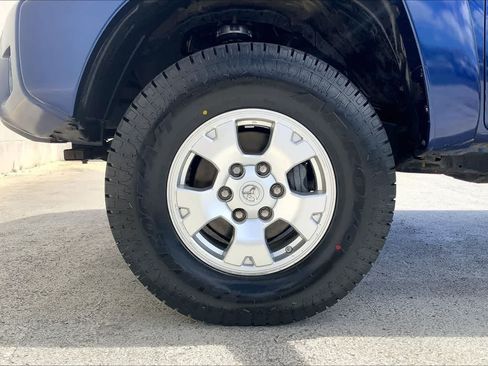 Used 2014 Toyota Tacoma PreRunner RWD image 8