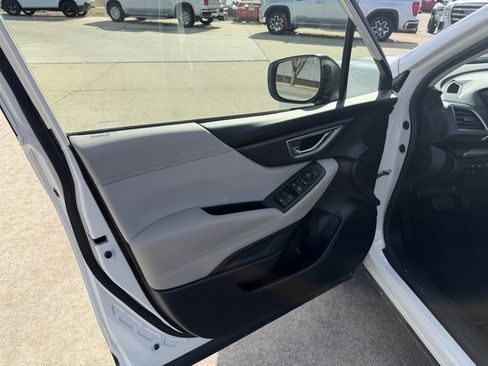 Used 2023 Subaru Forester Premium image 11