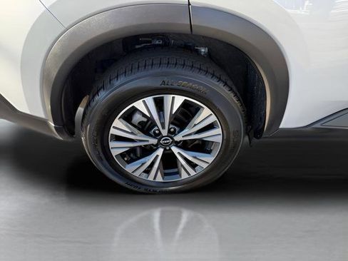 Used 2023 Nissan Rogue SV AWD/4WD image 24