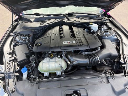 Used 2022 Ford Mustang GT w/ Black Accent Package RWD image 9