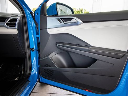 New 2026 Volkswagen Taos SE FWD image 20