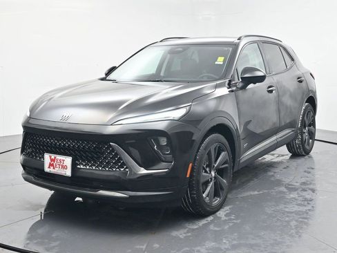 Used 2025 Buick Envision Sport Touring image 1