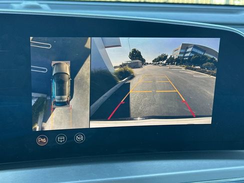 Certified 2024 Cadillac Lyriq Sport w/ LPO, Floor Liner Package AWD/4WD image 25