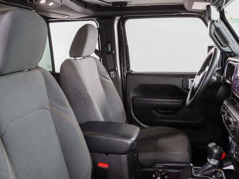 Used 2025 Jeep Gladiator Sport image 26