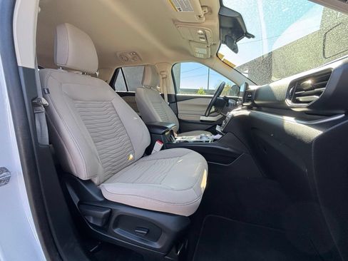 Used 2021 Ford Explorer XLT AWD/4WD image 19