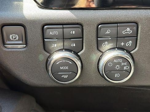 Used 2024 GMC Sierra 3500 SLE w/ SLE Convenience Package AWD/4WD image 37