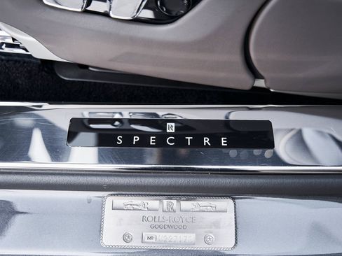 Used 2025 Rolls-Royce Spectre w/ Spectre Launch Package image 34
