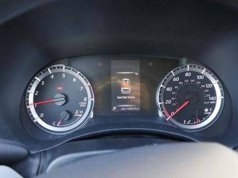 Used 2020 Toyota Highlander L image 28