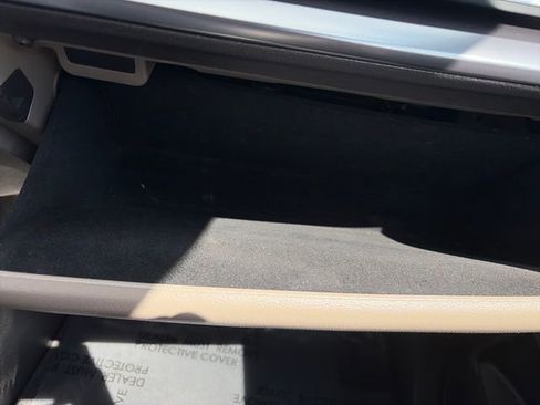 Used 2025 Kia Carnival FWD image 34