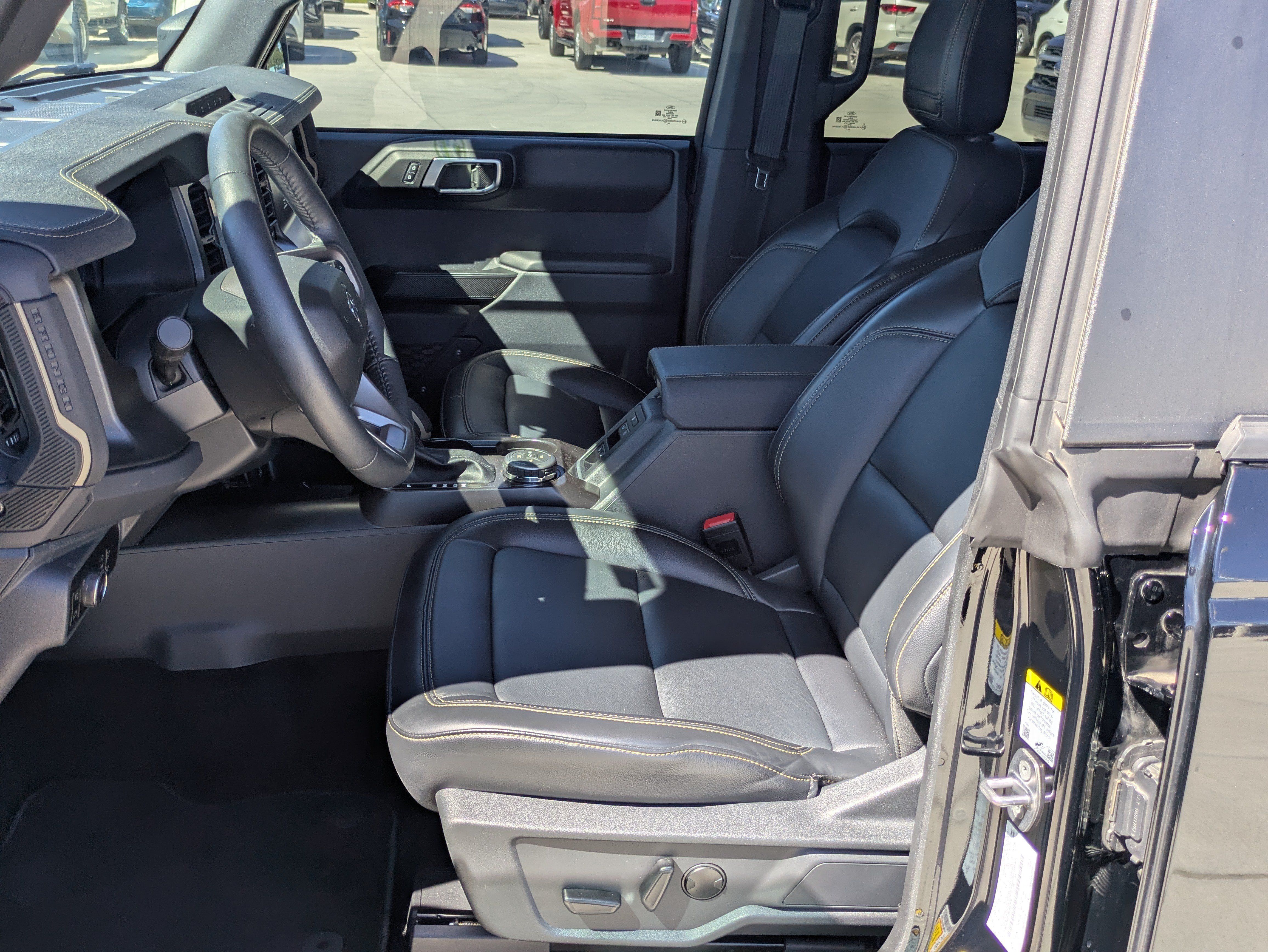 Used 2025 Ford Bronco Badlands AWD/4WD image 10