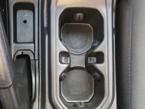 Used 2020 Jeep Gladiator Overland image 16