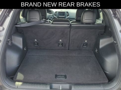 Used 2020 Jeep Cherokee Latitude Plus w/ Comfort/Convenience Group AWD/4WD image 6