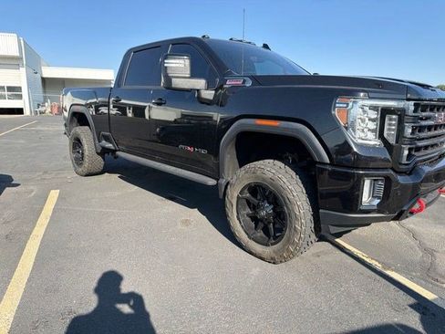Used 2021 GMC Sierra 3500 AT4 w/ AT4 Premium Plus Package AWD/4WD image 3