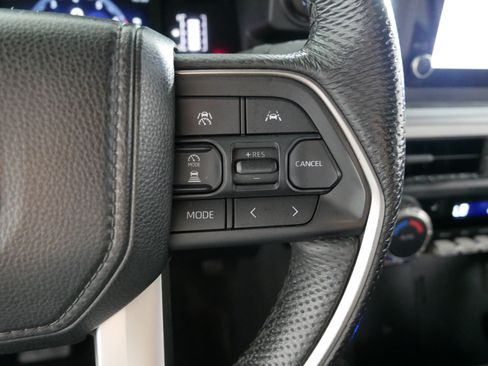Certified 2024 Toyota Tacoma SR5 AWD/4WD image 28