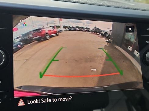 Used 2022 Volkswagen Taos SE image 25