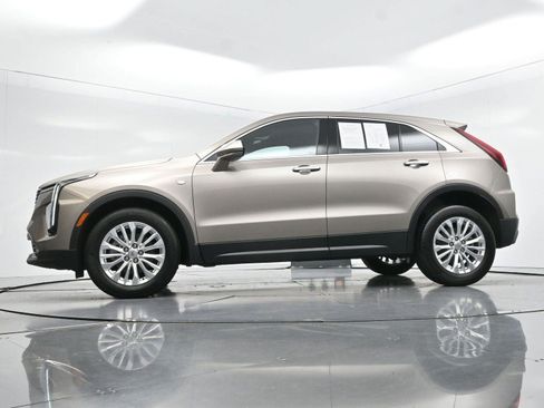 Certified 2024 Cadillac XT4 Luxury w/ Cold Weather Package FWD image 43