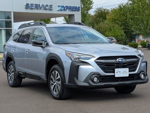 Used 2025 Subaru Outback Premium w/ Popular Package #1A image 7