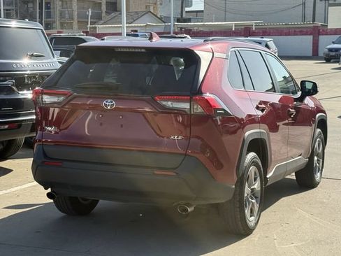 Used 2025 Toyota RAV4 XLE FWD image 4