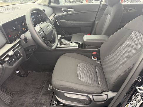 New 2026 Kia Sportage LX FWD image 22