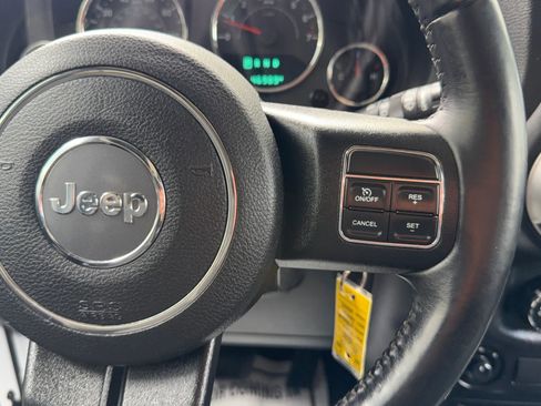 Used 2018 Jeep Wrangler Unlimited Sahara w/ Connectivity Group image 20