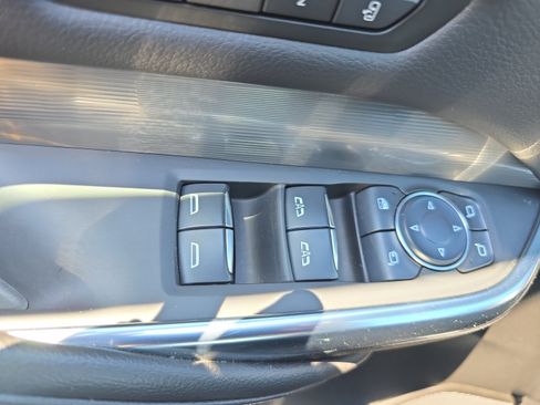 Used 2025 Cadillac XT4 Premium Luxury FWD image 26