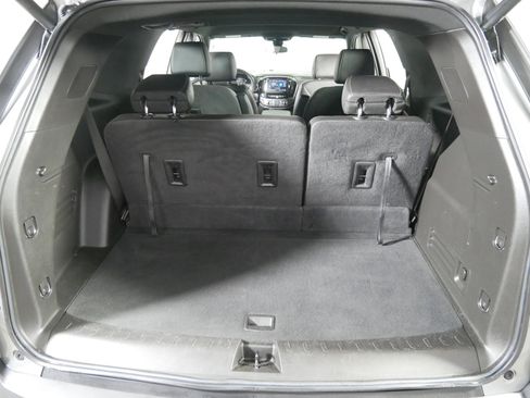 Used 2023 Chevrolet Traverse LT image 18