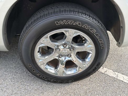 Used 2015 RAM 1500 Laramie w/ Convenience Group RWD image 11