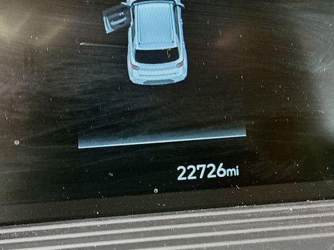 Used 2025 Hyundai Venue SEL image 19